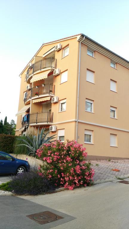 Apartment Pula Relax מראה חיצוני תמונה